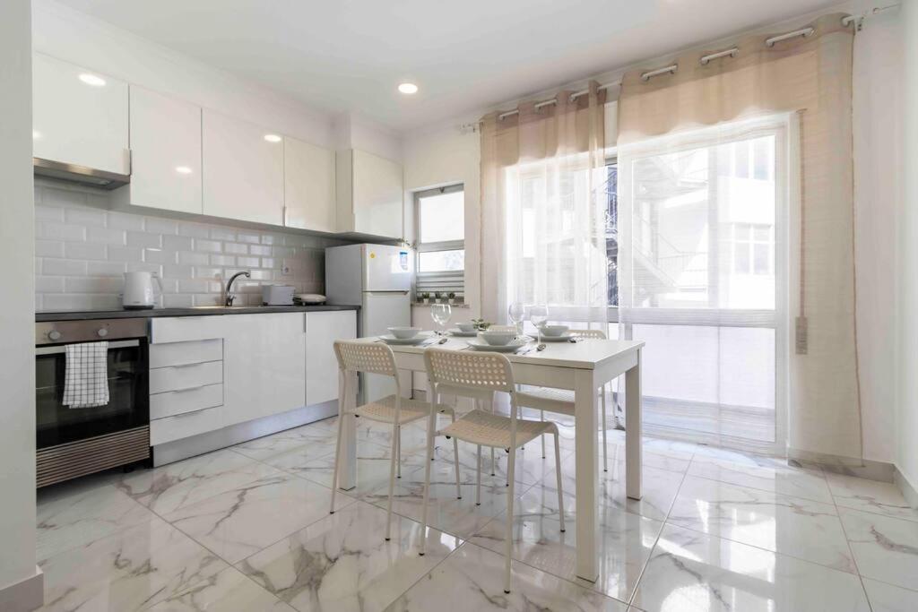 Modern Apartment Beach View Armação de Pêra Extérieur photo