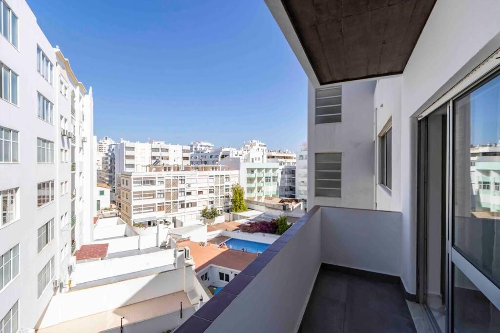 Modern Apartment Beach View Armação de Pêra Extérieur photo